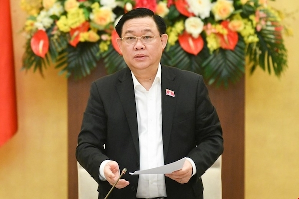 第十五届国会常务委员会第十一次会议：对国会第三次会议准备工作提出意见